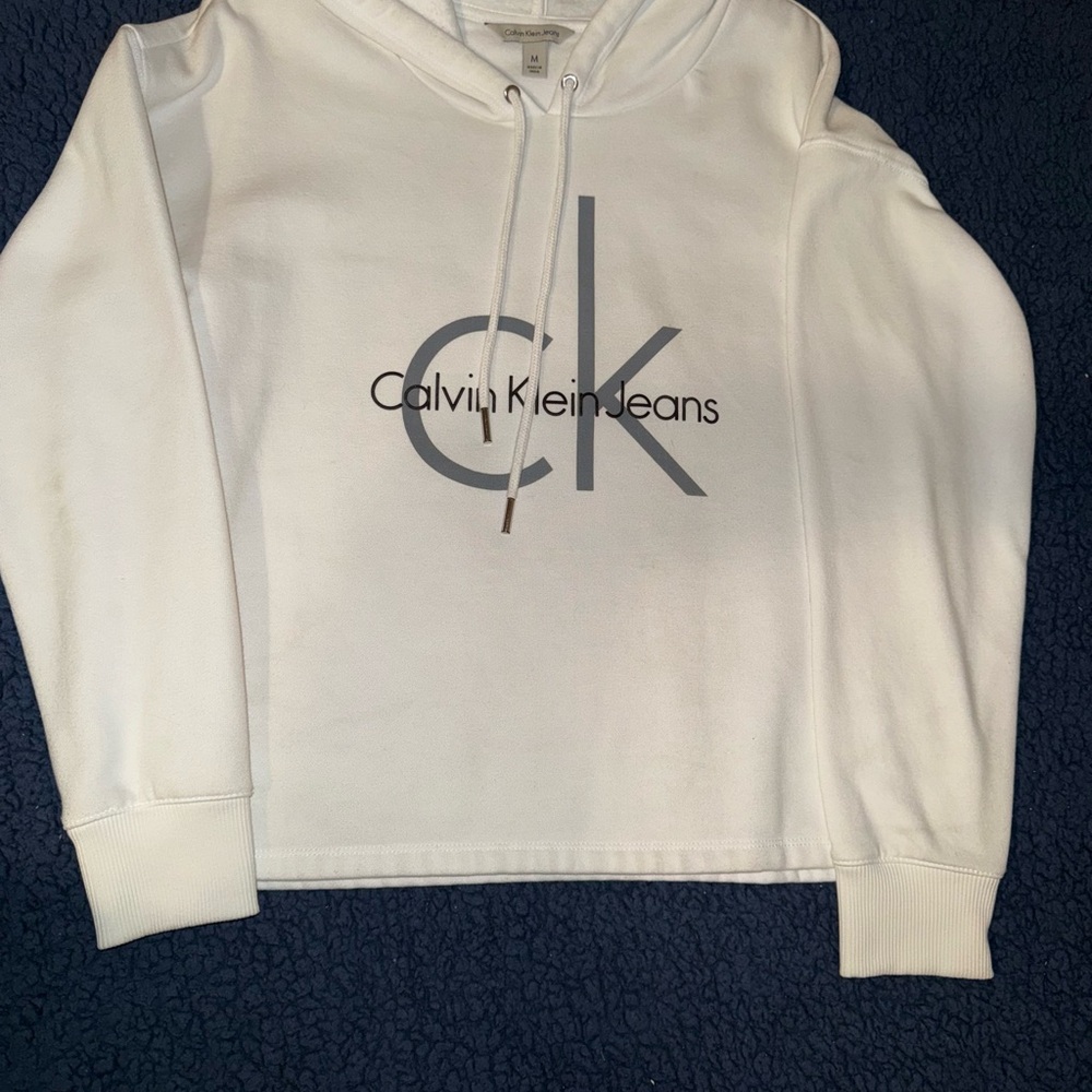 Calvin Klein While Logo Hoodie.